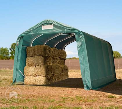 Carpa ganadera verde con caballo