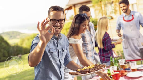 A nice barbecue with friends in the garden