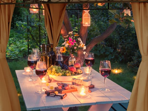 Illuminated table decorations