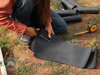 Cutting rubber strips for breeze blocks