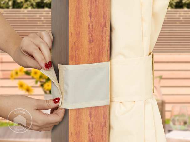 Detalle de la cinta de fijación de la cortina para pérgola