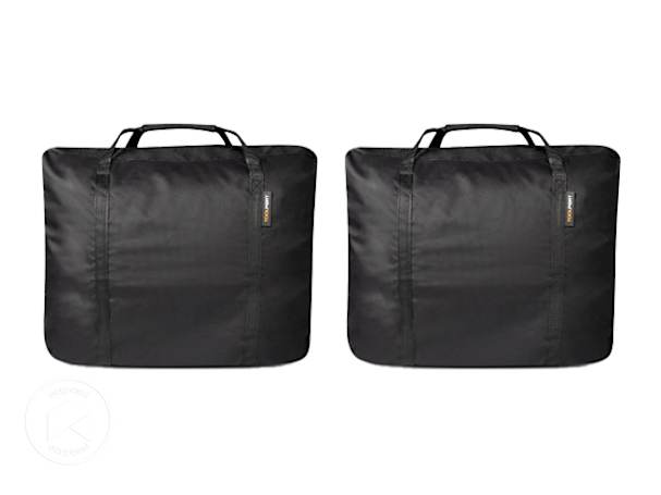 Dos bolsas negras de transporte cuadradas