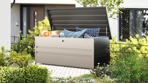 Convenient storage box