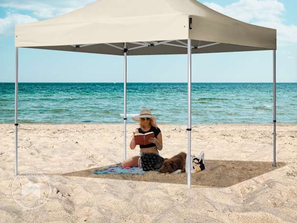  Une tonnelle pliante anti-UV pour la plage
