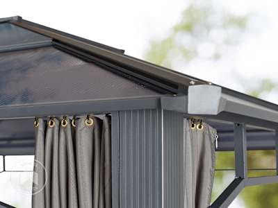 Tonnelle de jardin avec panneau polycarbonate