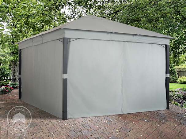 Des rideaux pour tonnelle de jardin