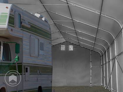 Grande tente garage comme abri camping