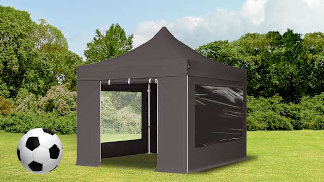 Tonnelle pliante noire pour voir les matchs au jardin