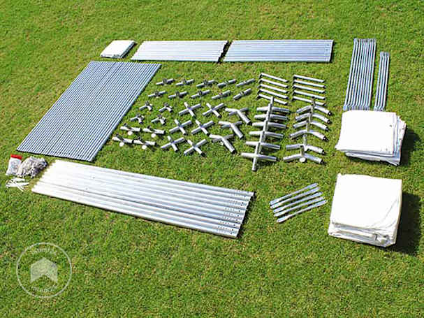 Montage d'une tente de réception