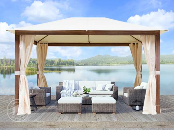 Pawilon ogrodowy nad jeziorem