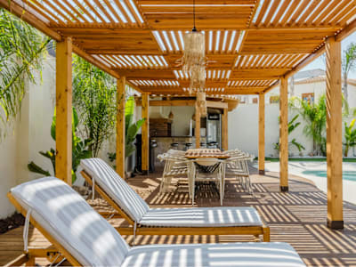 Houten muurpergola