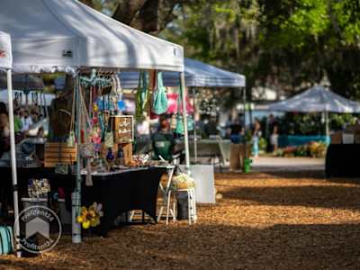 Marktkraam vlooienmarkt
