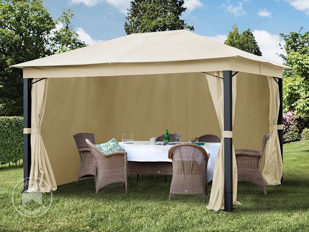 Tuinpaviljoen halfopen