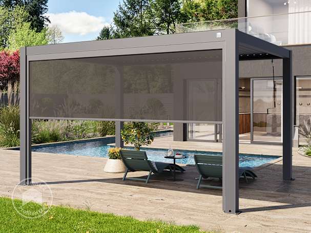 Pergola met rolgordijnen tegen inkijk