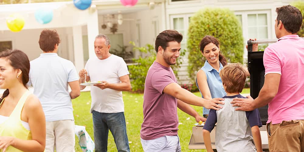 Eine Gartenparty im Sommer veranstalten