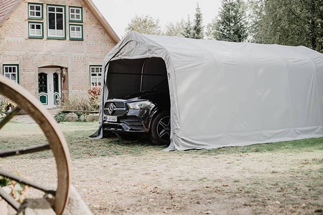 Eine Zeltgarage als Auto-Unterstand nutzen