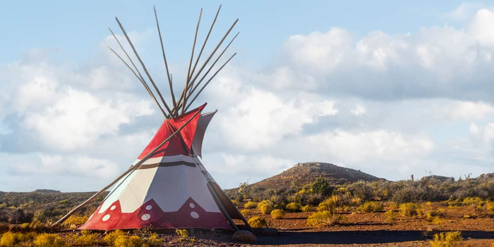 Tipi-Zelt mit bekannter Kegelform