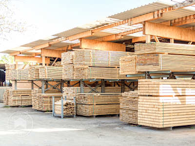 Massive Lagerhallen als feststehende Lagerlösung für Waren und Materialien