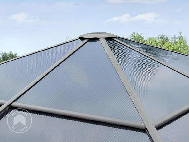 Robustes Hardtop-Dach aus Polycarbonat für die ganzjährige Nutzung
