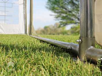 Ein Zelt mit einem Bodenrahmen aufrüsten