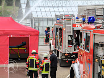 Faltpavillon bei der Feuerwehr im Einsatz