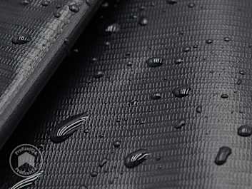 Eine wasserdichte Zeltplane