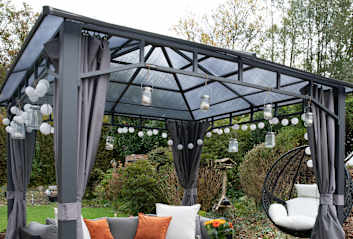 Gartenpavillon aufstellen