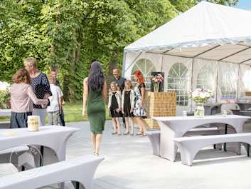 Konfirmation im Garten feiern