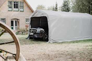 Auto in der Zeltgarage einlagern