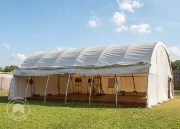 Zelt mit selbst gebautem Boden