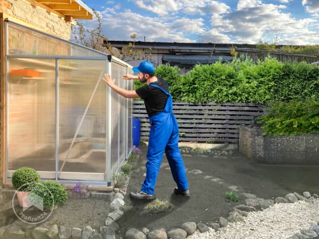 Ein stabiles Anlehngewächshaus bauen