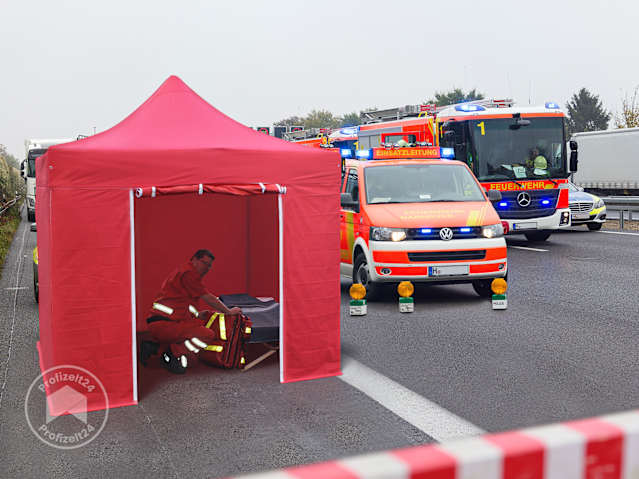 Den mobilen Faltpavillon als Feuerwehrzelt einsetzen