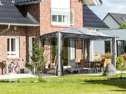 Robuster Gartenpavillon für den ganzjährigen Terrassen-Einsatz