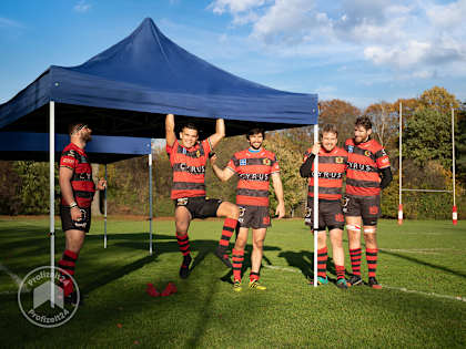 Den Faltpavillon als Sportzelt beim Rugby einsetzen