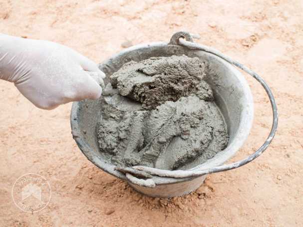 Beton selber mischen: Eimer vs. Betonmischer