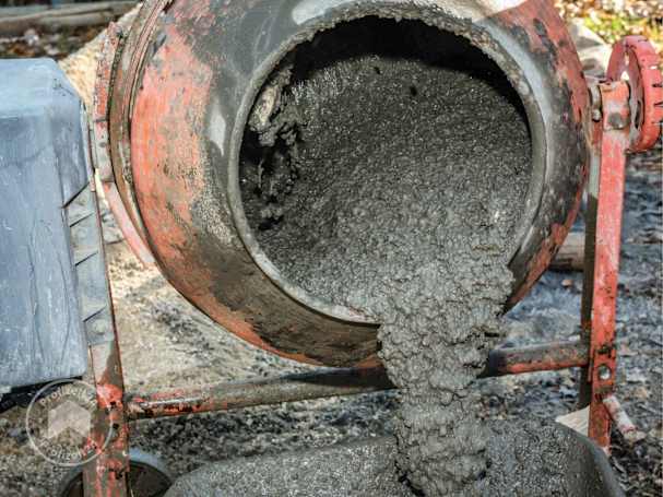 Beton mischen im Betonmischer