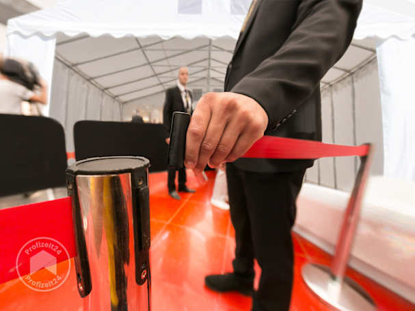 Blickdichte Lagerzelte als optimale VIP-und Sponsorenzelte