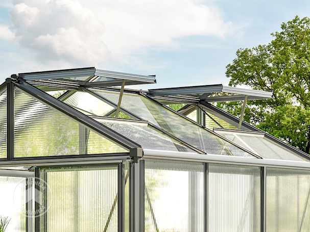 gewaechshaus-gross-polycarbonat