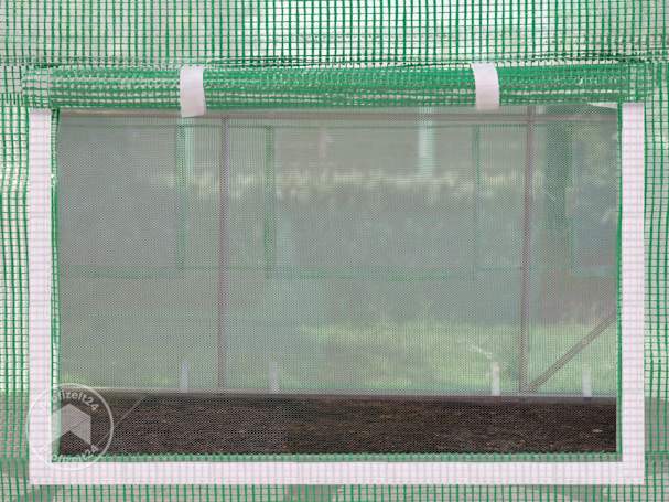 Dank Eingängen ein gut durchlüftetes Foliengewächshaus