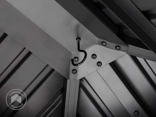 Grillpavillon med 2 kroge under ståltaget