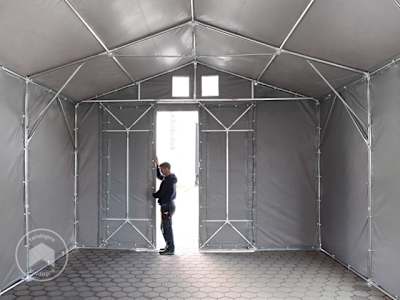 Tenda capannone stabile con porta scorrevole