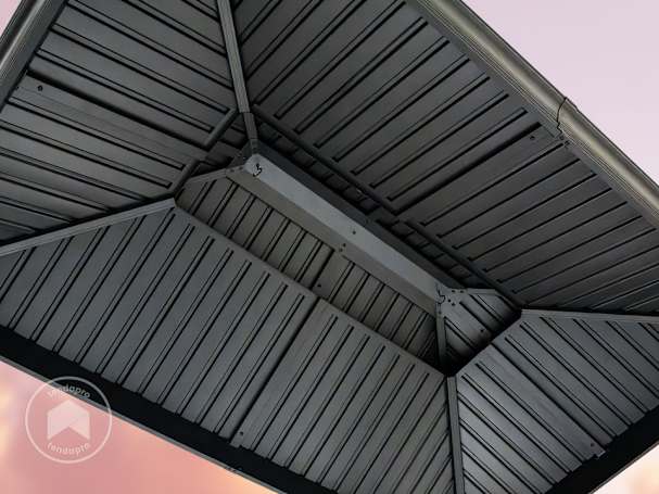 gazebo per barbecue con tetto in acciaio