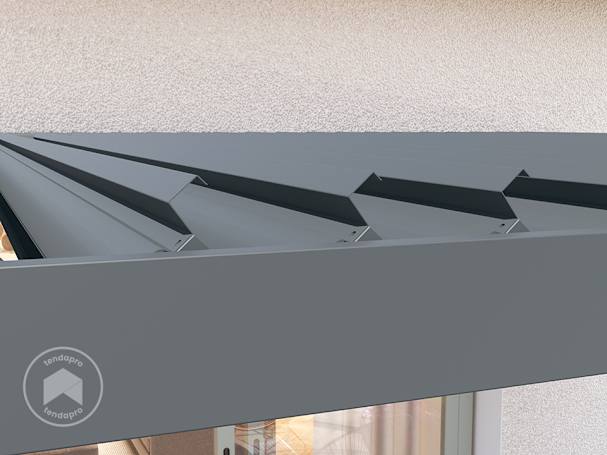 Lamelle per pergola addossata socchiuse
