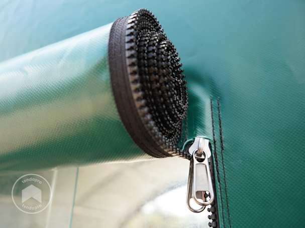 tenda a strisce per box cavalli