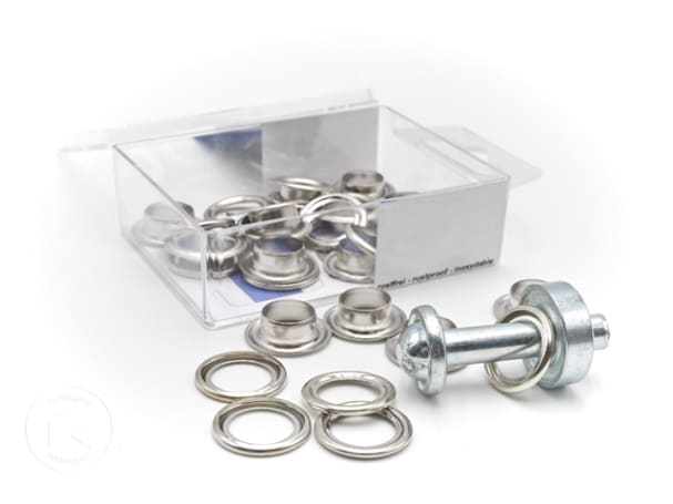 Un kit di riparazione per occhielli dei teloni