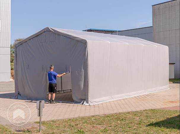 Tendostruttura grande con pratico ingresso