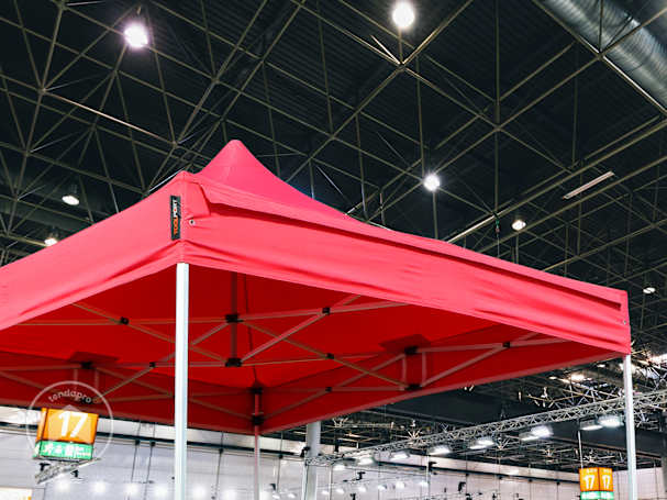 Gazebo da fiera in rosso