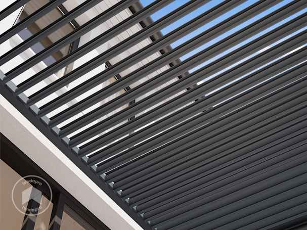 Pergola 3x4 m con lamelle orientabili